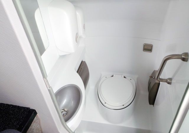 Autocares Rámila S.L. baño de un autocar