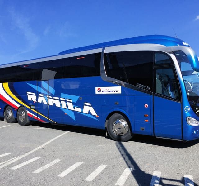 Autocares Rámila S.L. autocar azul